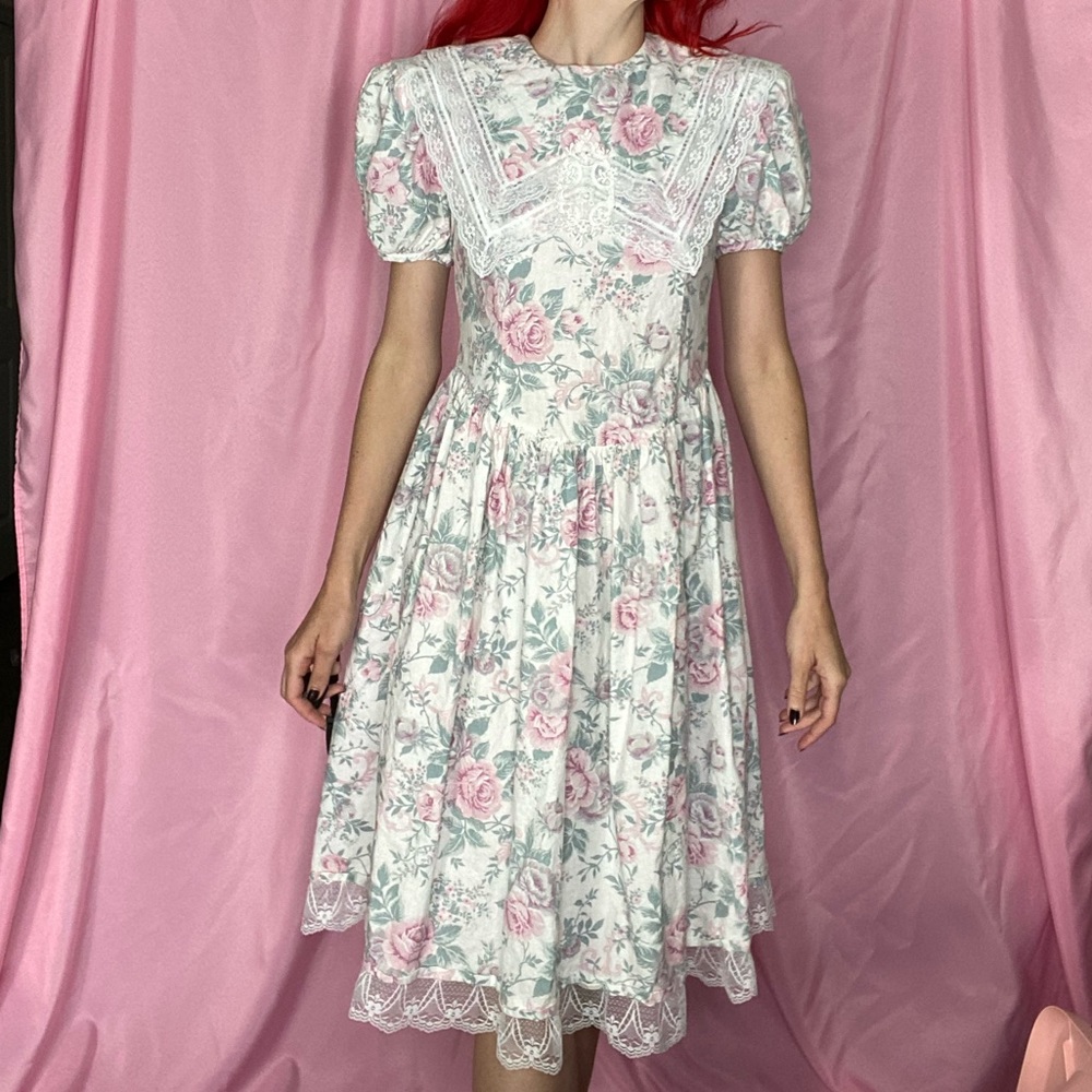 VTG Jessica McClintock Gunne Sax Floral Bib Dress with Lace Trim